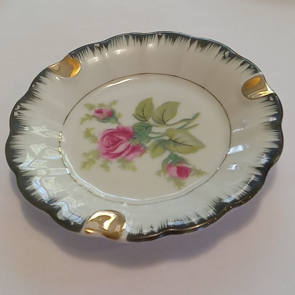 Vintage porcelain dishes, set of 4 - Picture 3 of 6